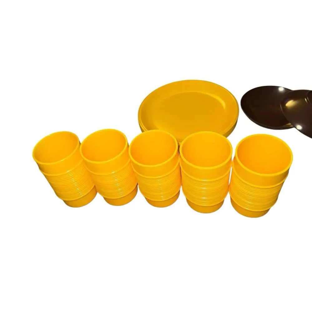 Large Lot Vtg Rubbermaid Yellow Melamine Plates & Cups Brown Bowls And Cups 14pc